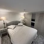 De